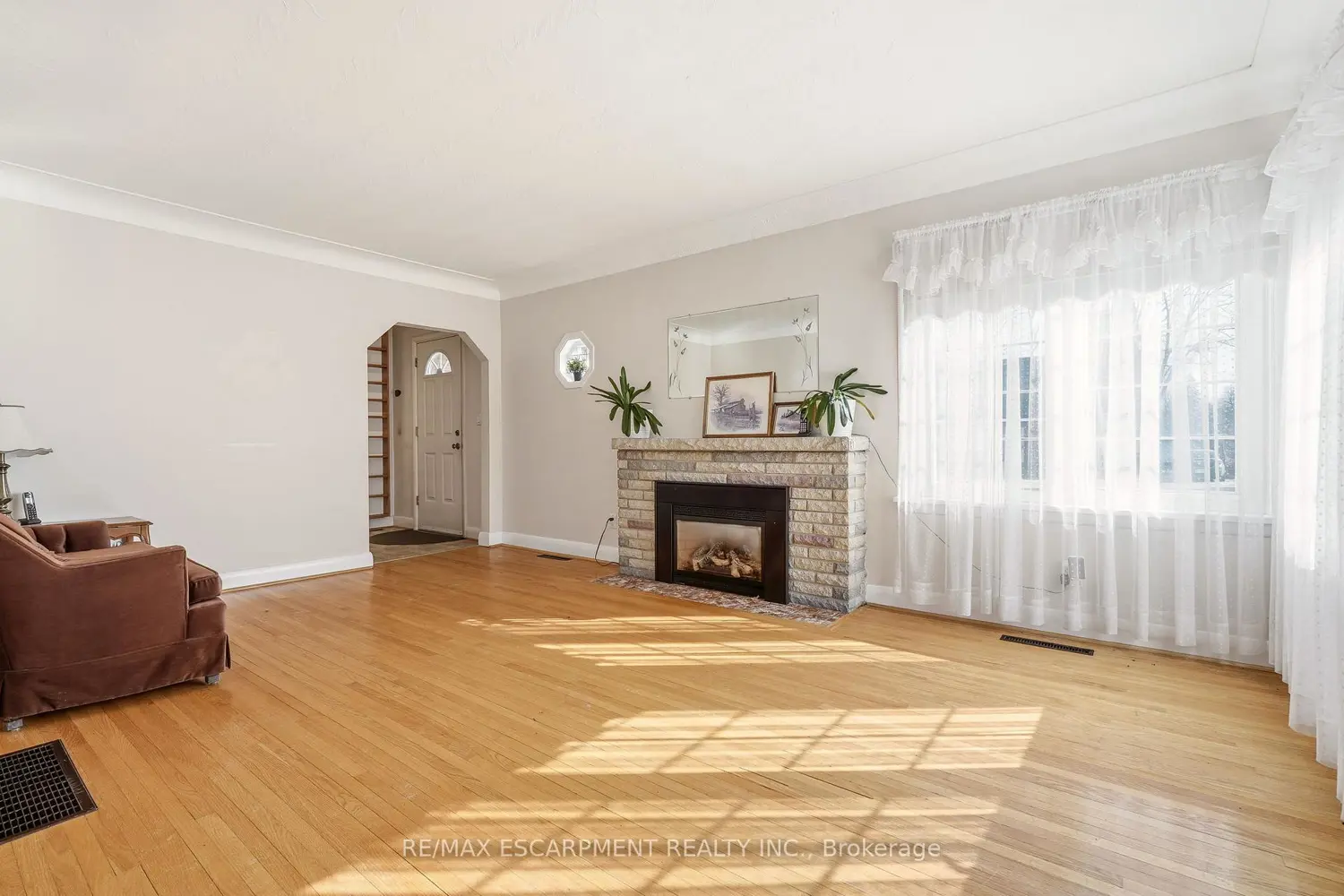192 Ewen Road photo 2