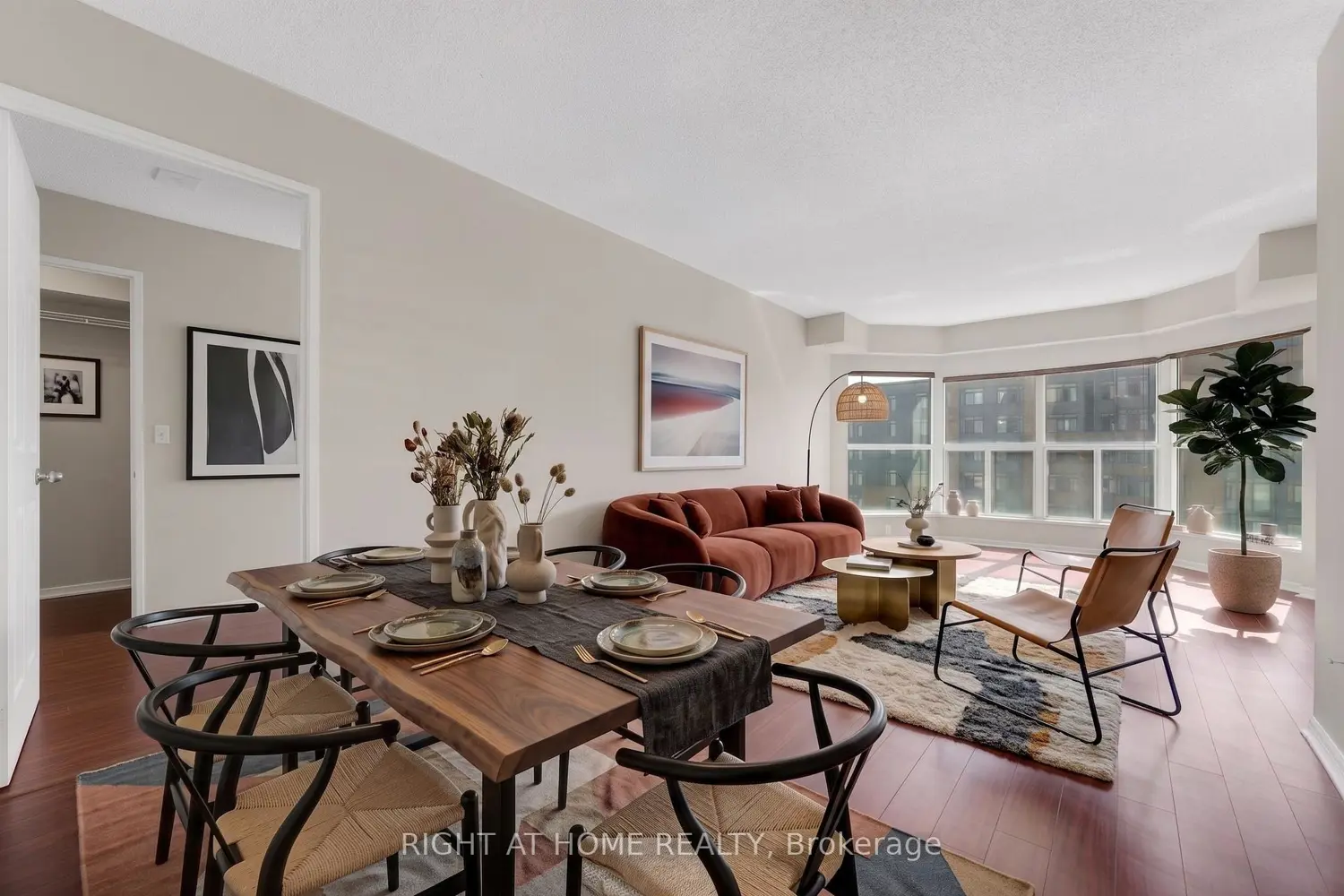 325 Webb Drive 1811 photo 3