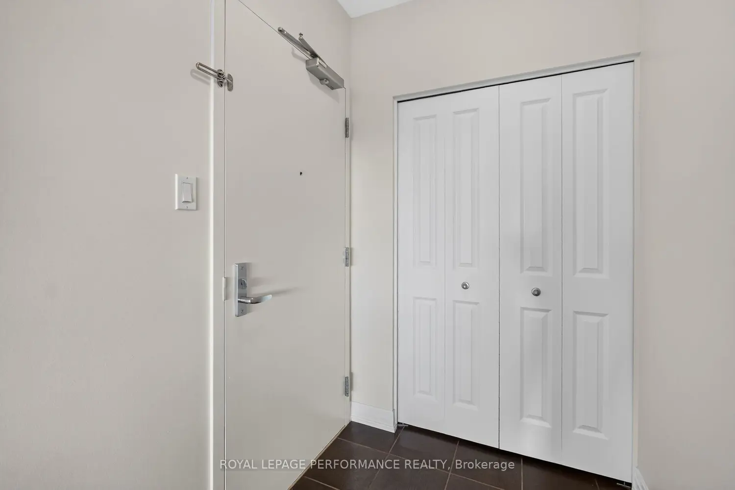 90 Landry Street 907