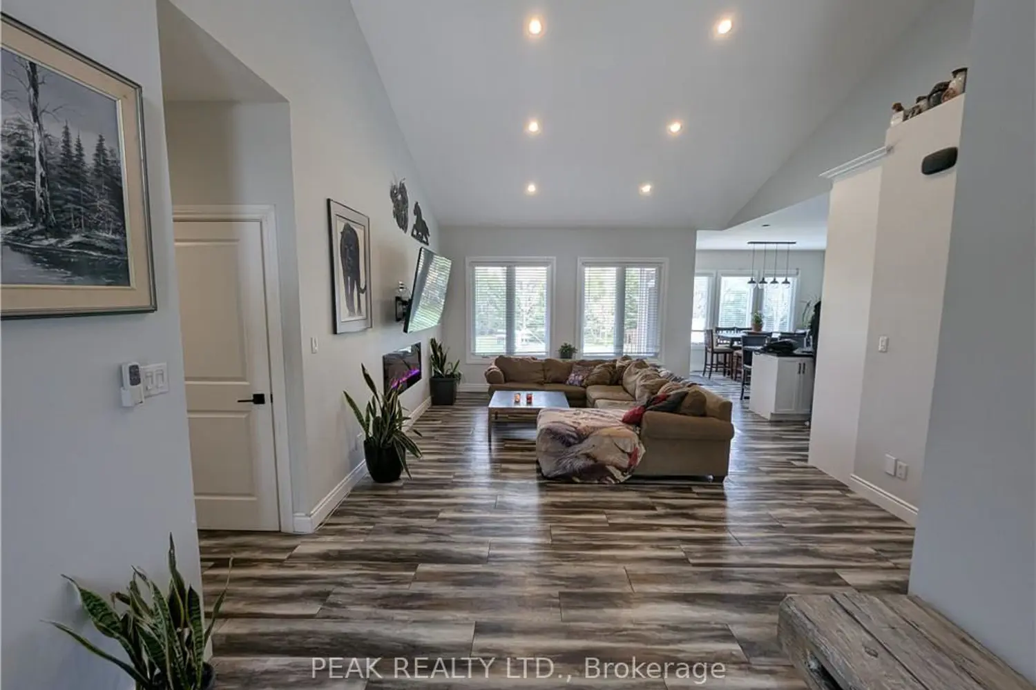 38812 Vienna Street photo 2