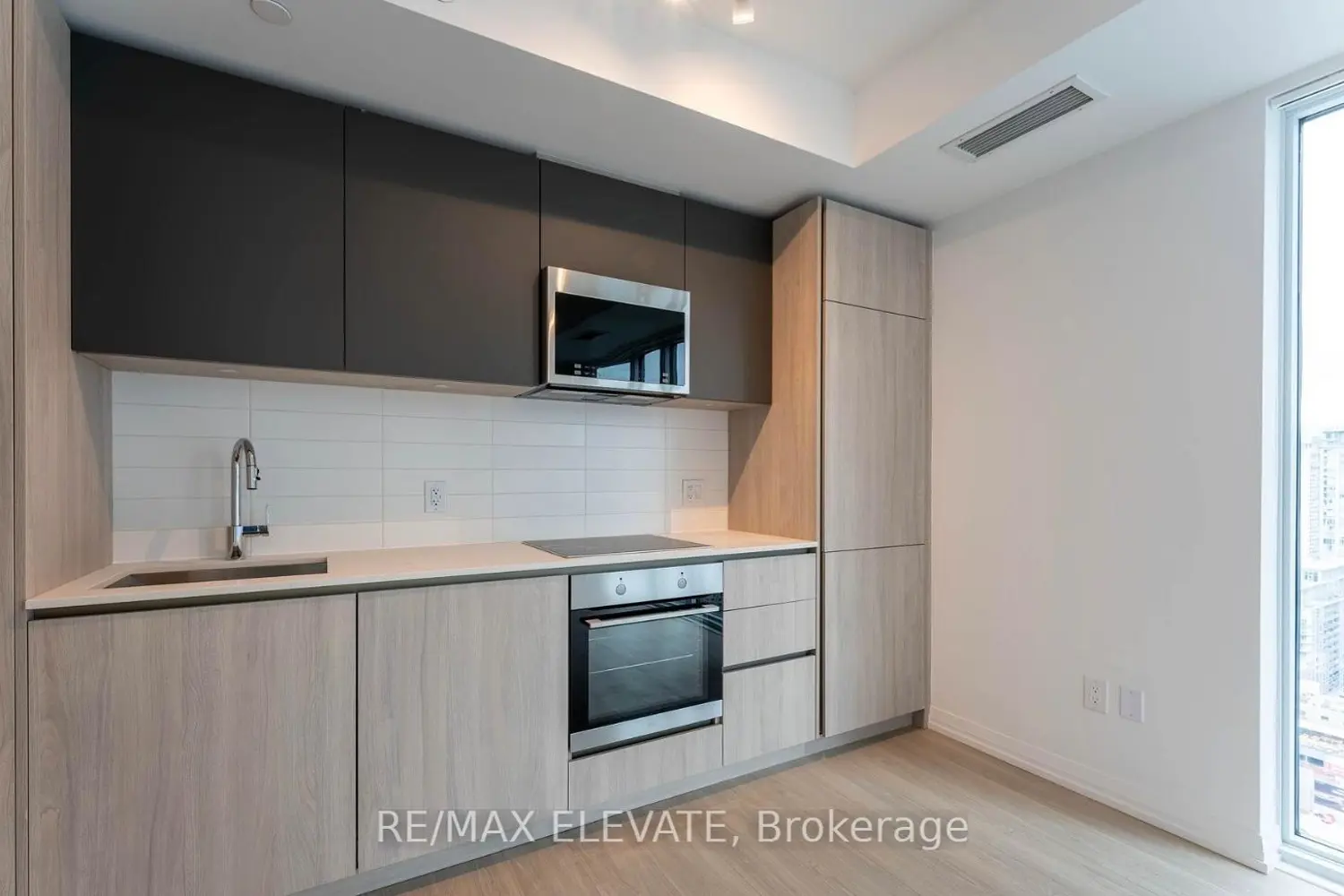 28 Widmer Street 3029 photo 2