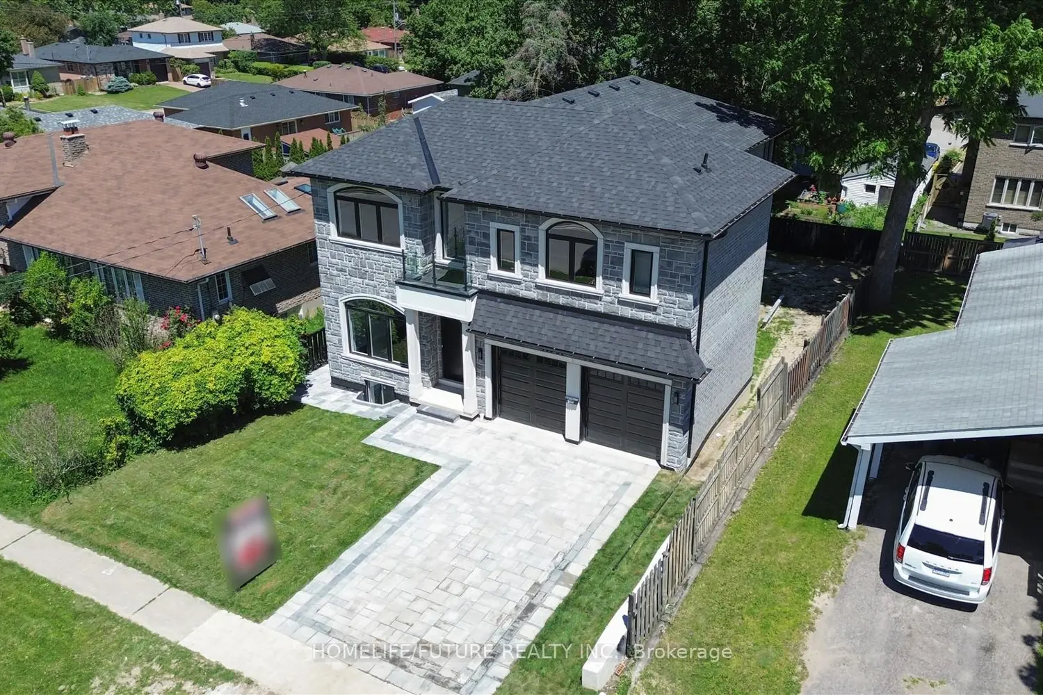 735 Hillcrest Road photo 2