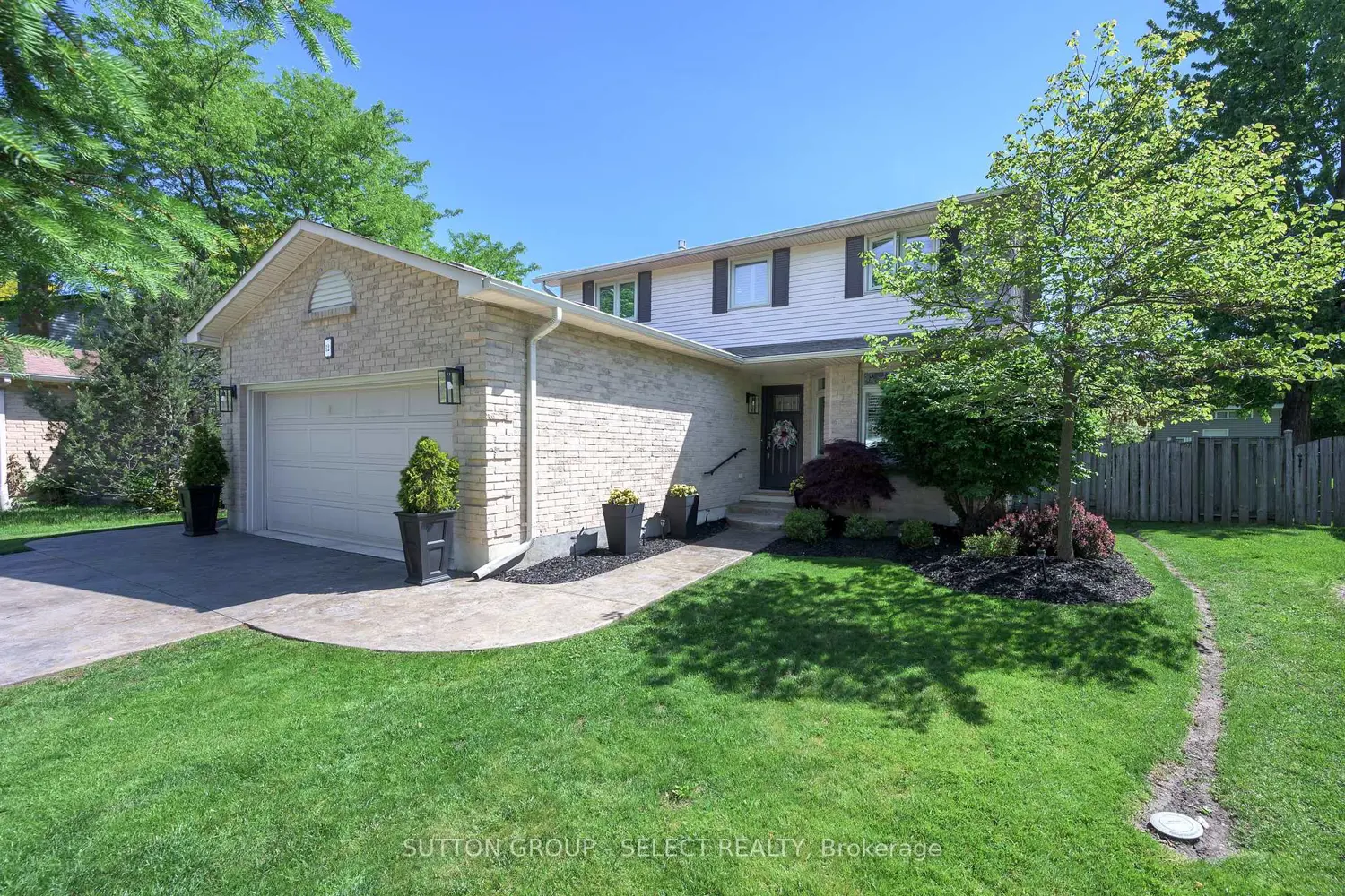 12 Banting Crescent