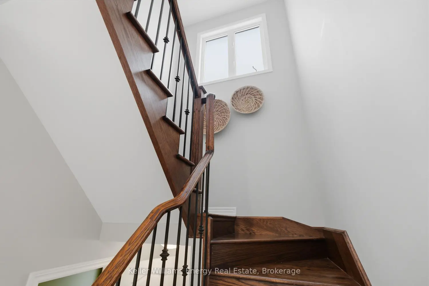 144 Mcdonald Crescent photo 4