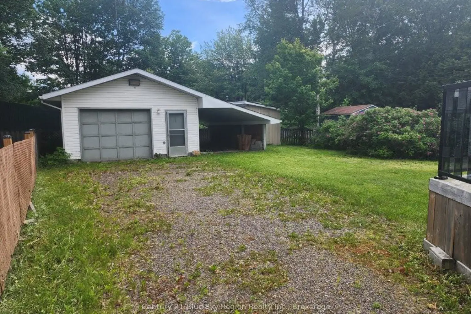 677 Tackaberry Drive photo 3
