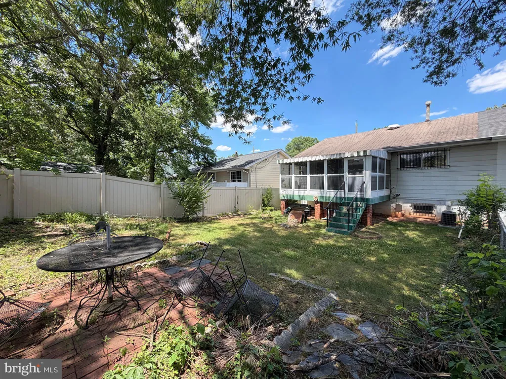 800 Booker Drive, Capitol Heights, MD 20743