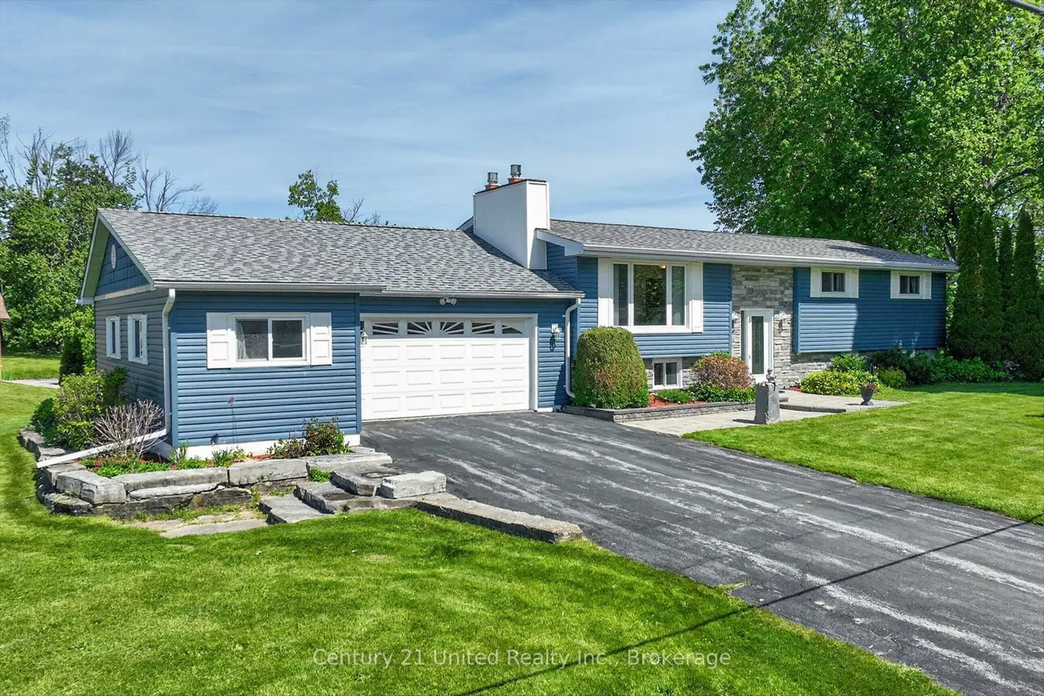 1190 Nuforest Drive photo 2