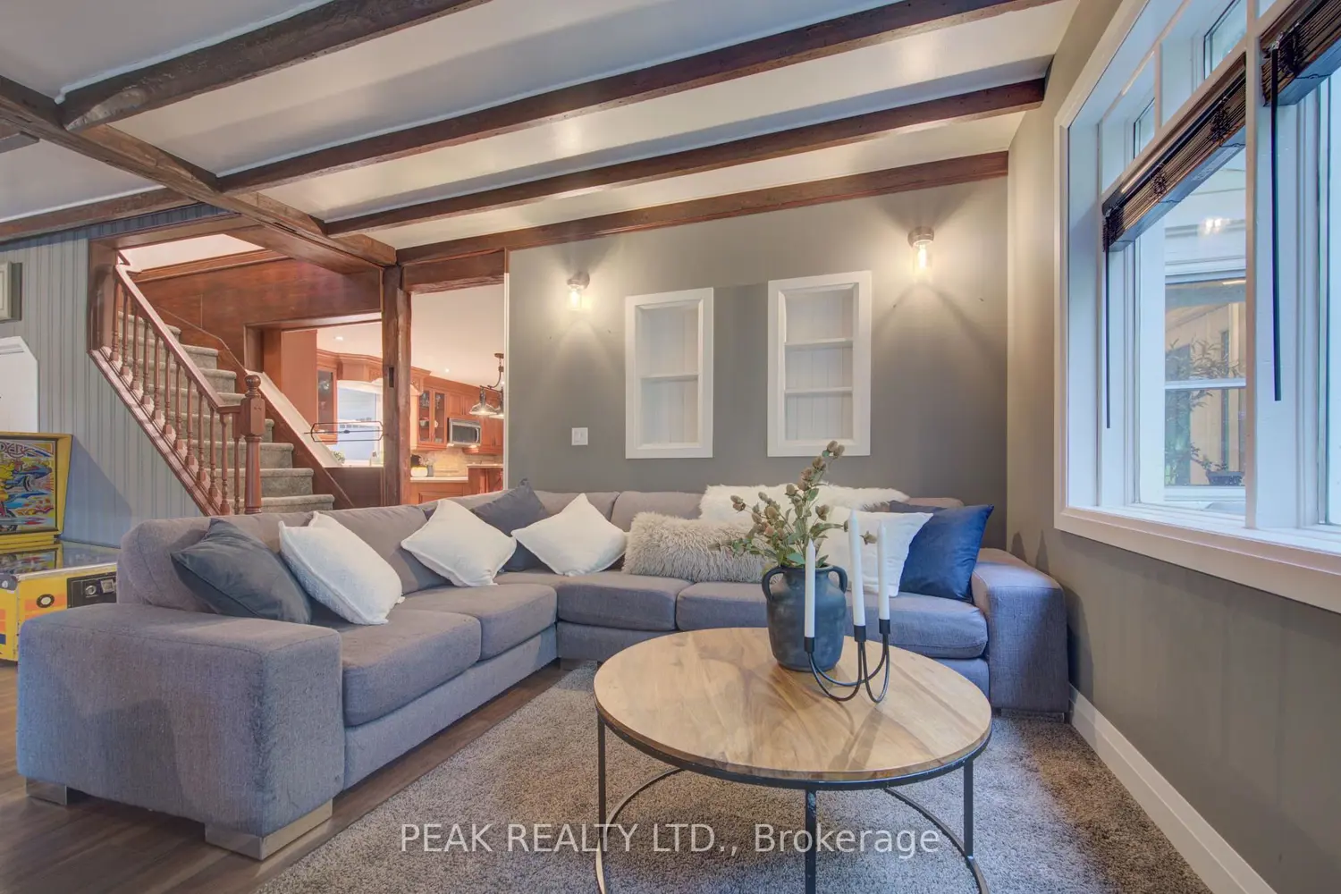 5421 King Street photo 3