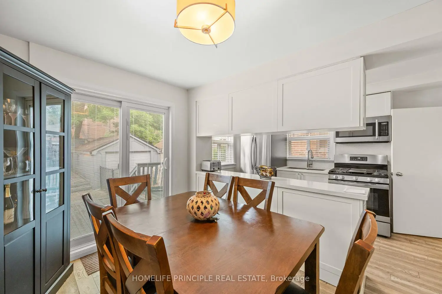 420 Salem Avenue photo 3
