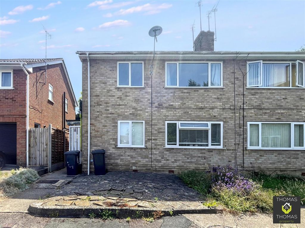 2 bed maisonette for salePinemount Road, Hucclecote GL3