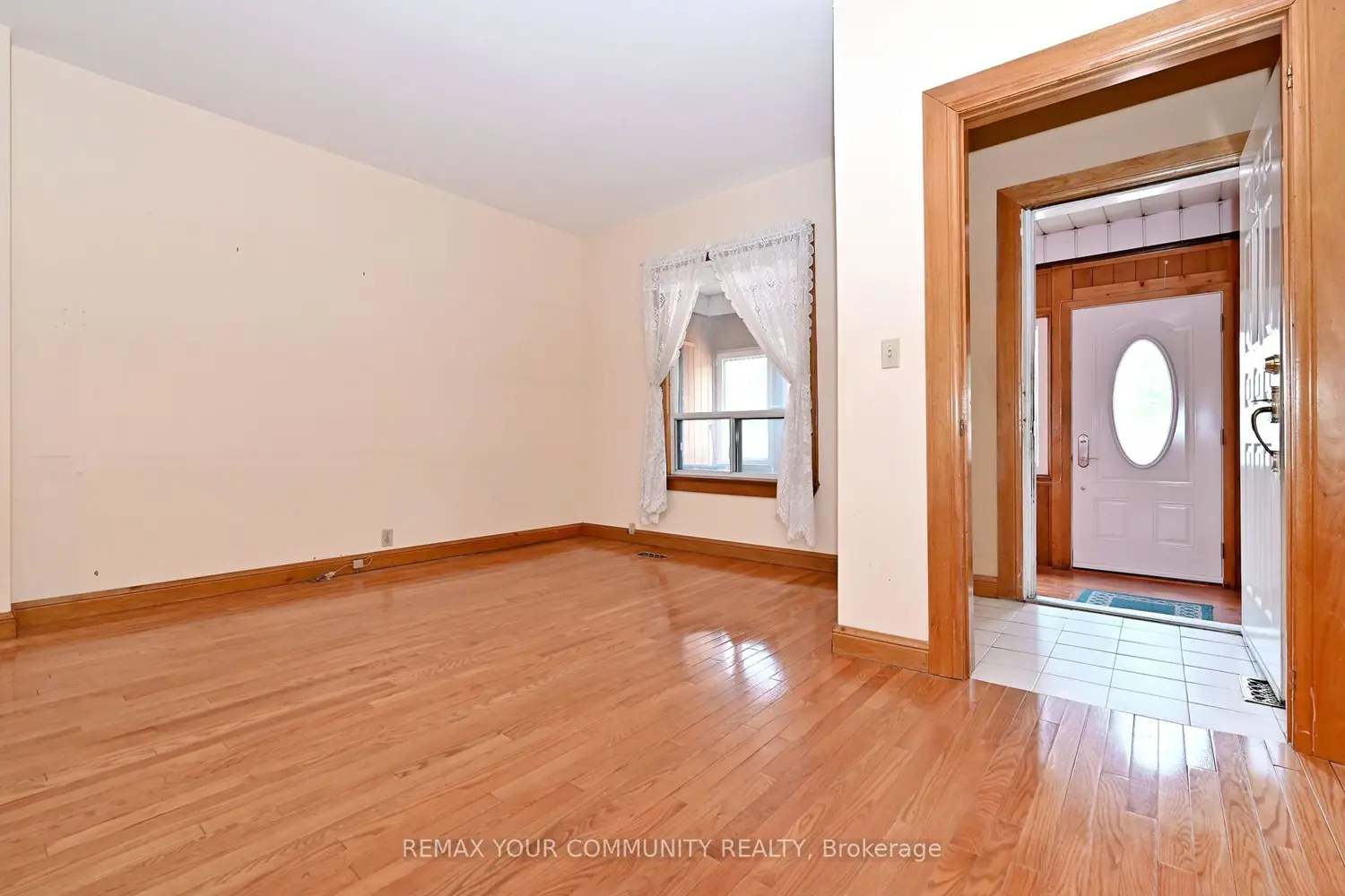 520 Dufferin Street photo 3