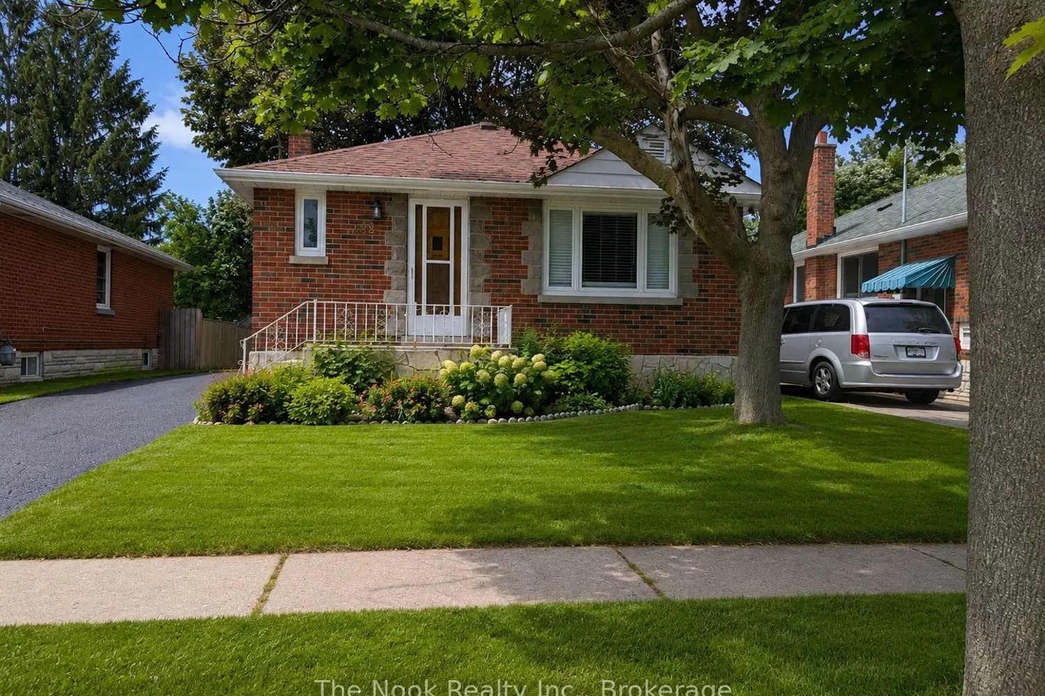 288 Cadillac Avenue photo 2