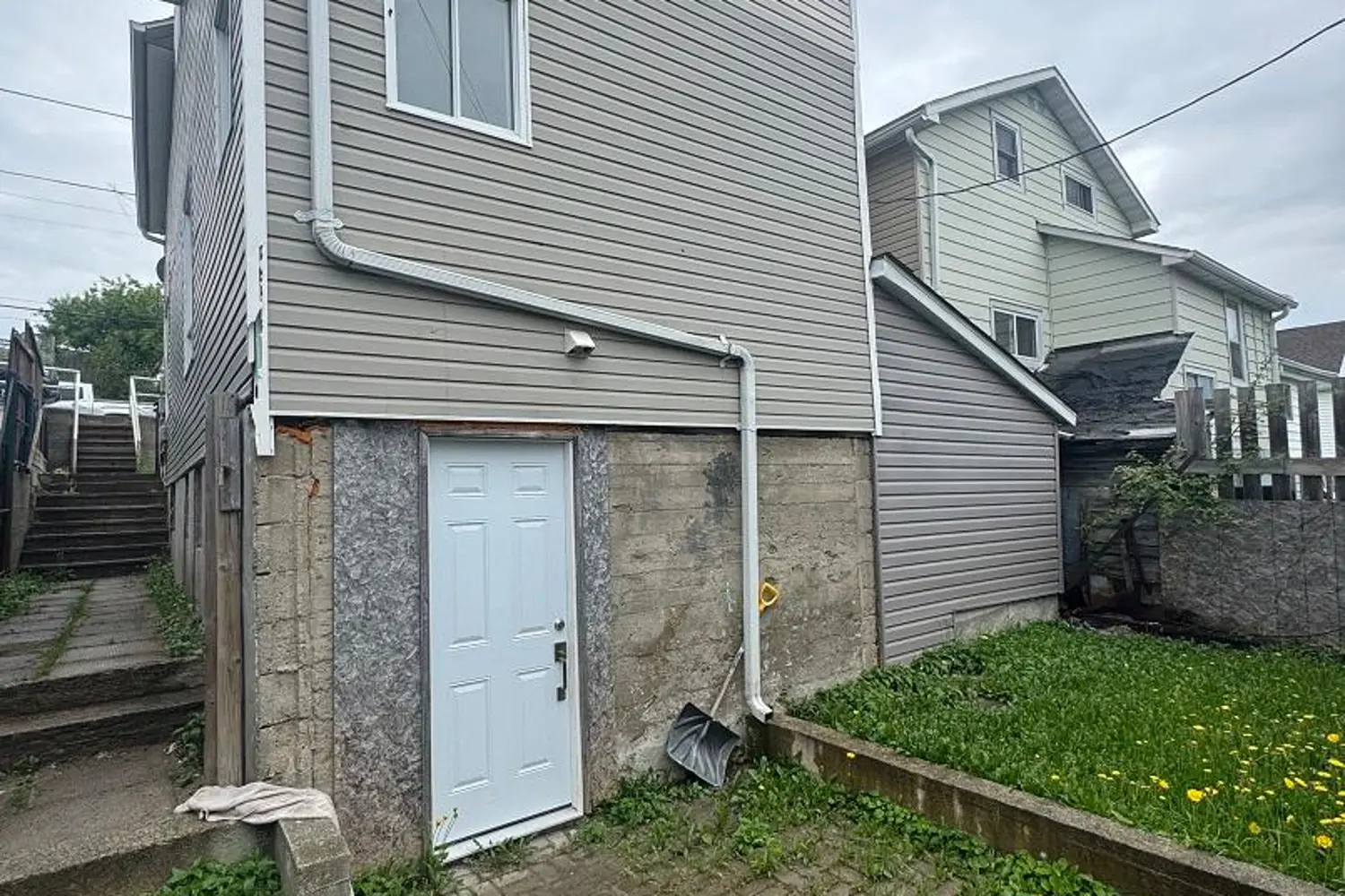 85 Fourth Avenue photo 2