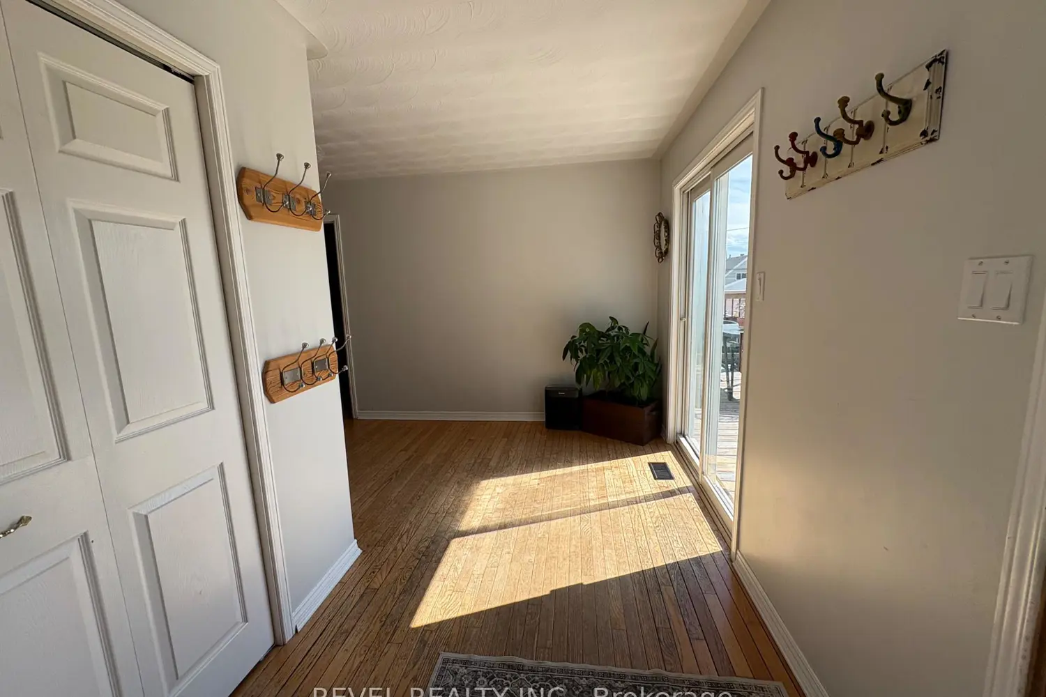 333 Tenth Avenue photo 4