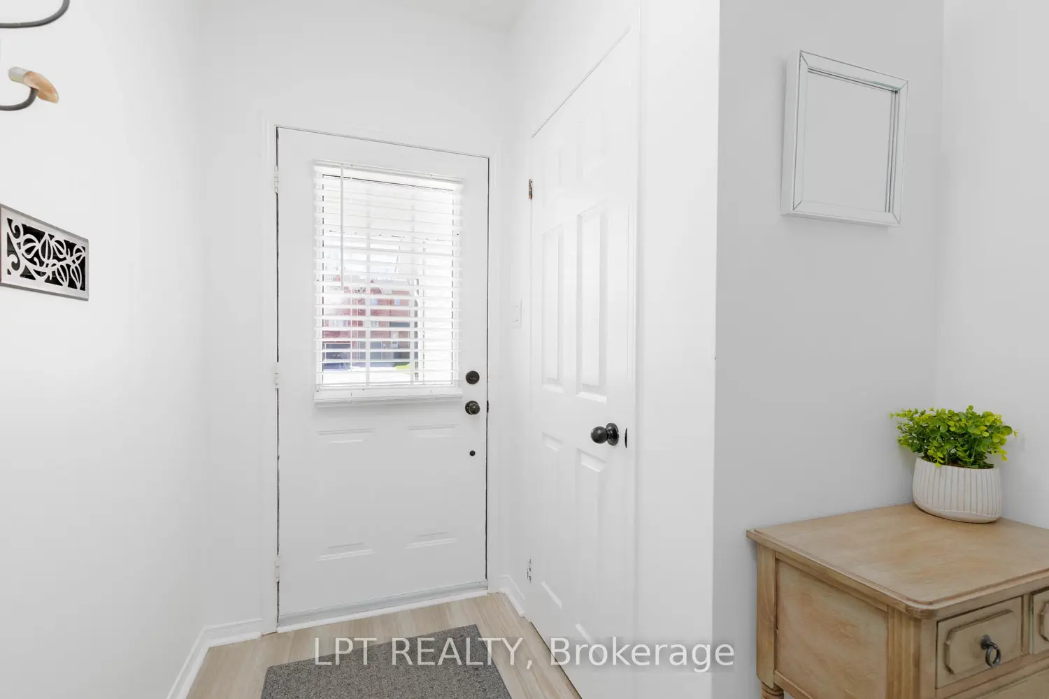 25 Hattie Court photo 3