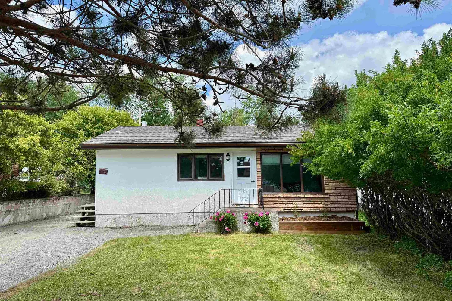 1234 Heenan Place