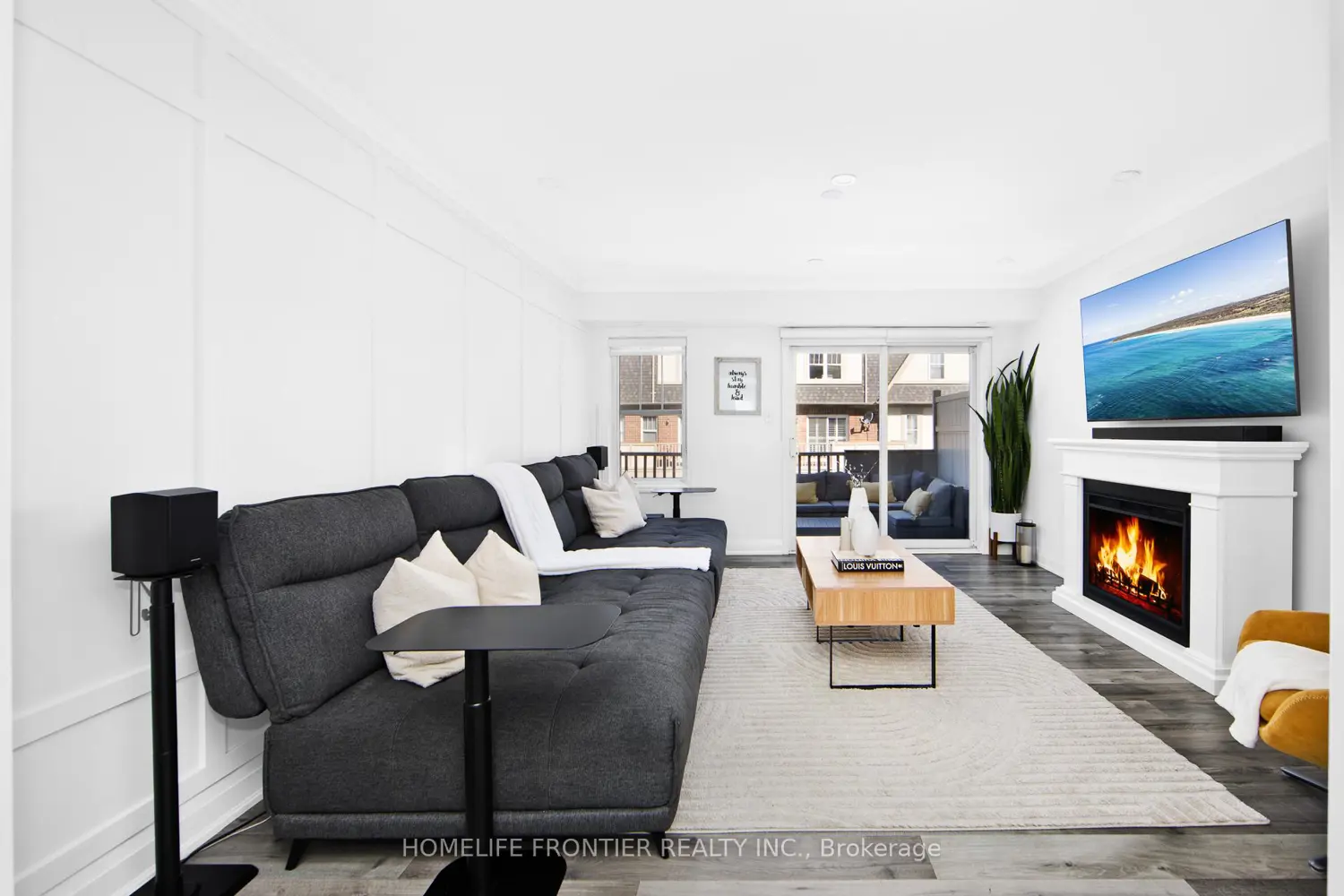595 Dundas Street 5 photo 2