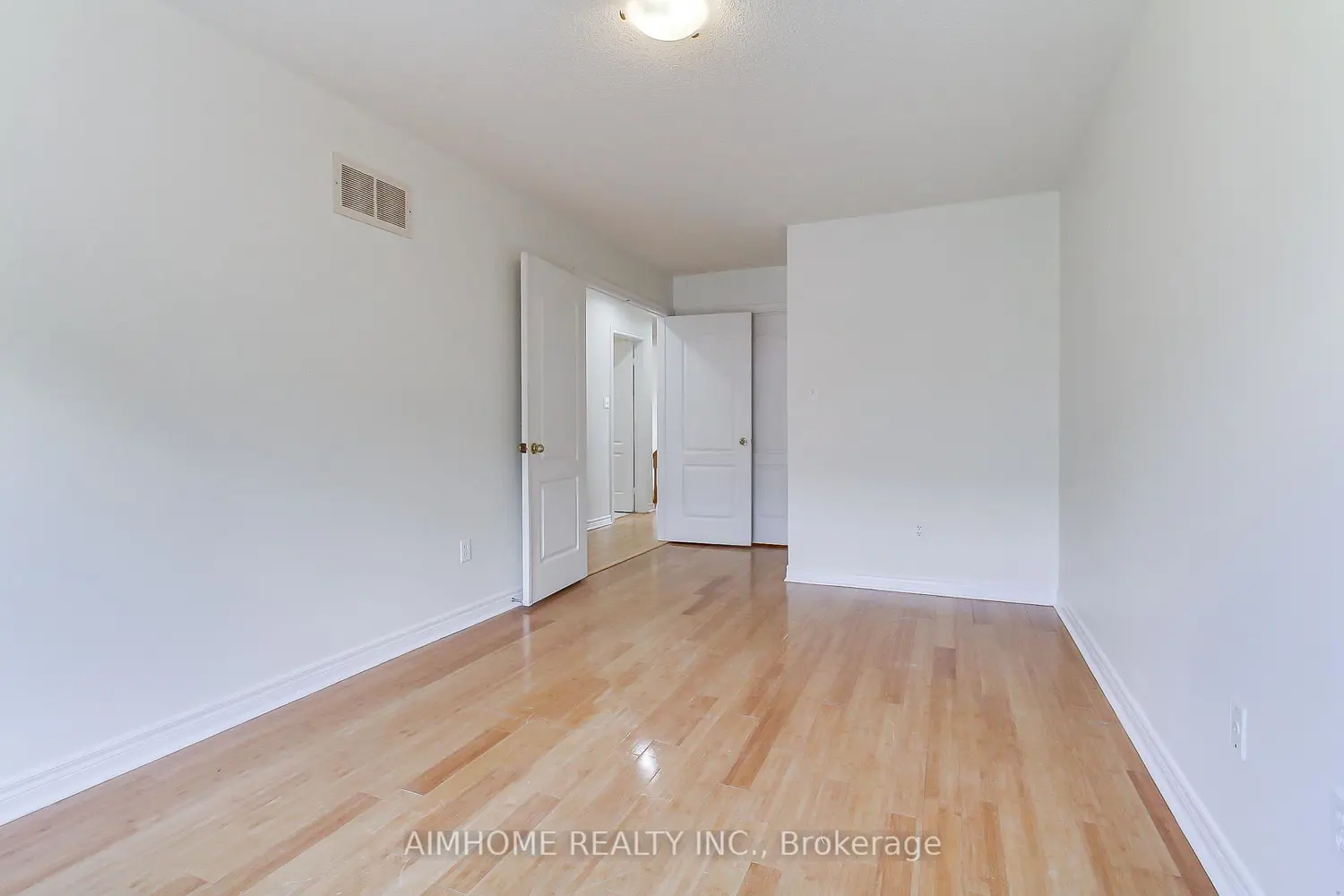 177 Denise Circle photo 5