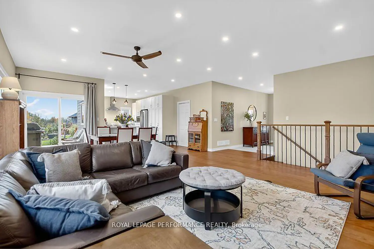 127 Ernest Way photo 4