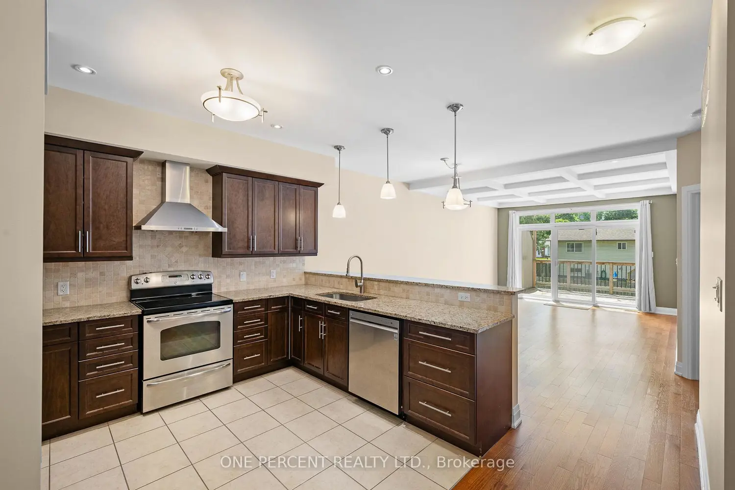135 Elizabeth Street photo 5