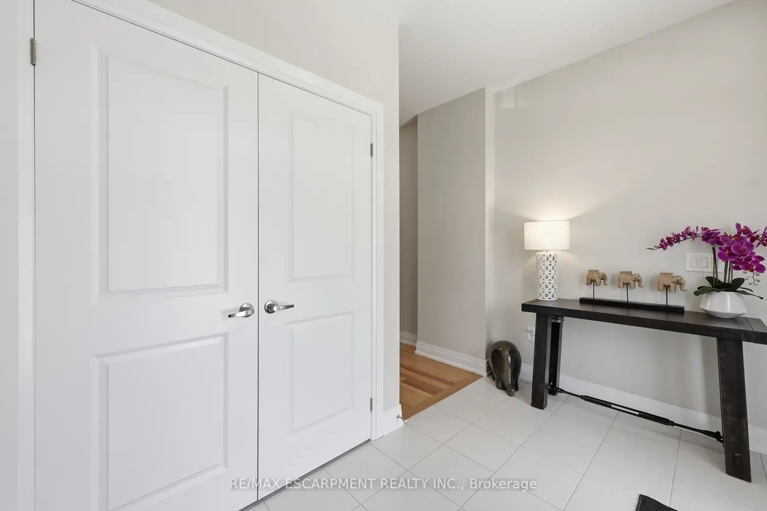 465 Adelaide Street photo 3