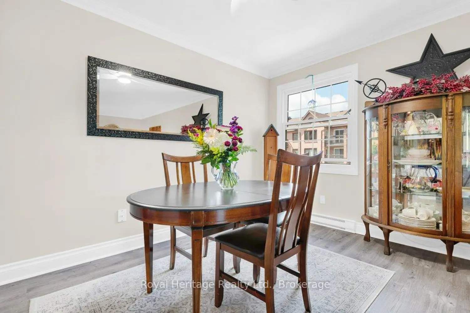 9 Centre Street 203 photo 4