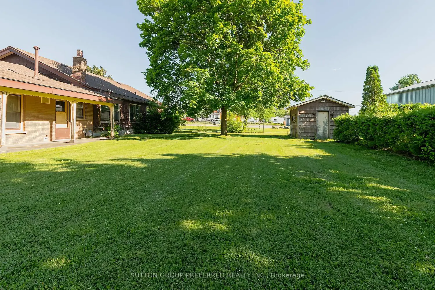 5085 Wellington Road photo 3