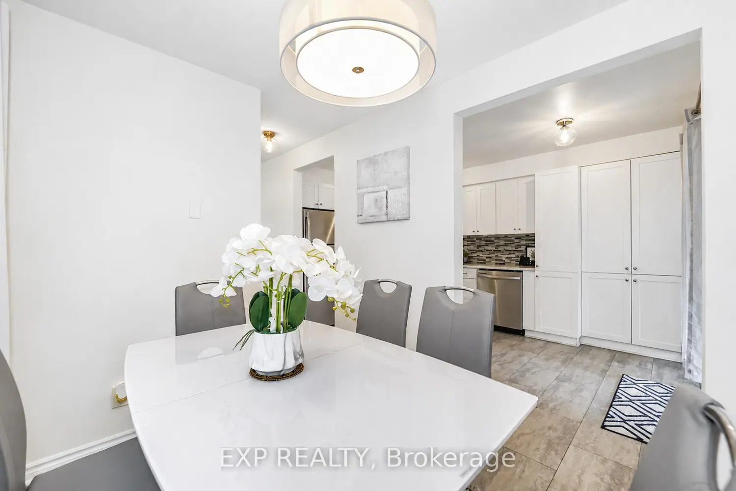 246 Mary Street photo 4