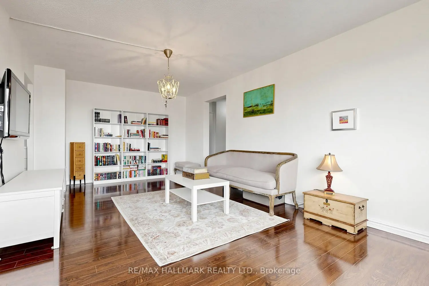 100 Leeward Glenway 701 photo 4