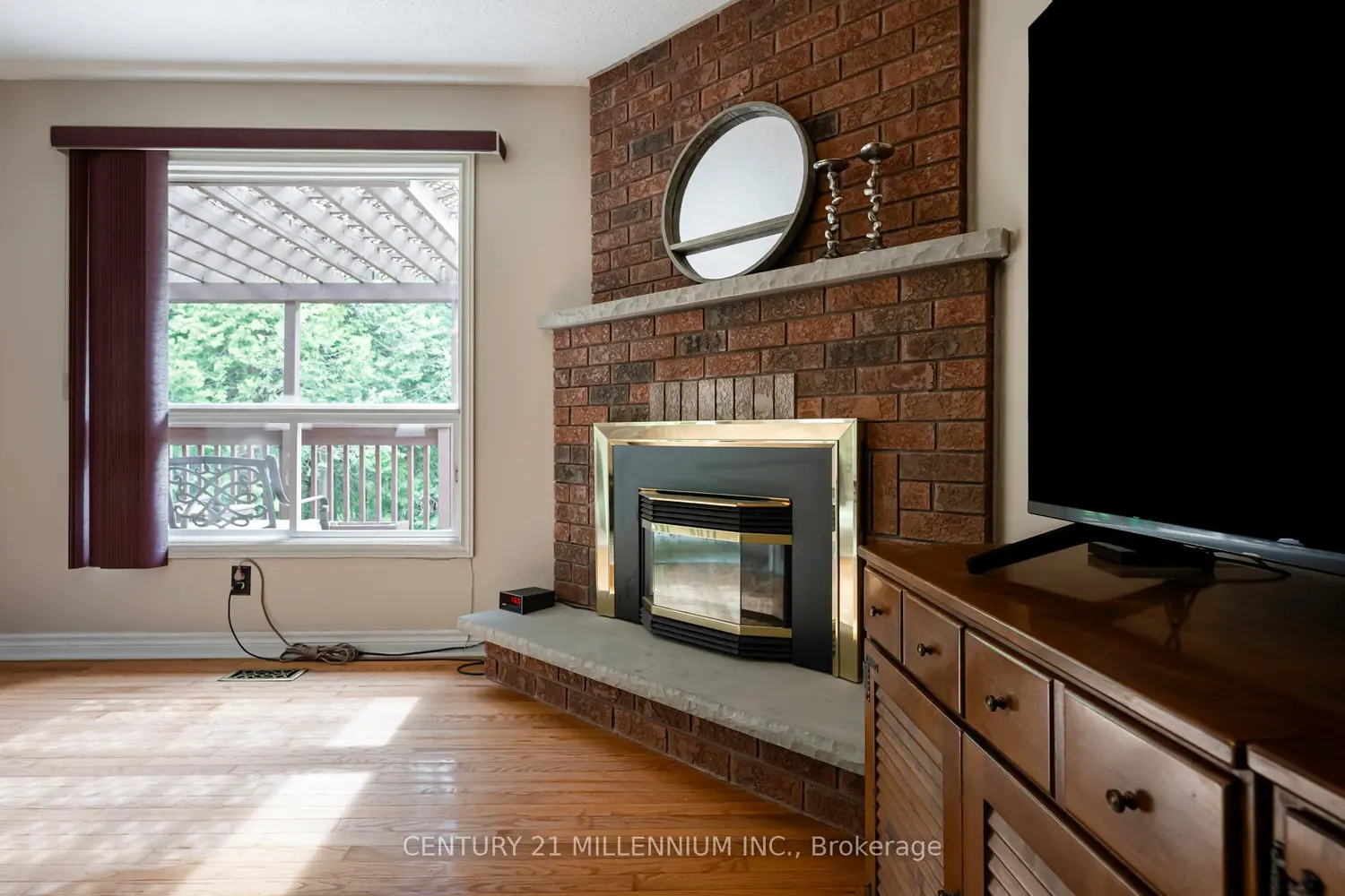 4 Brucedale Boulevard photo 3