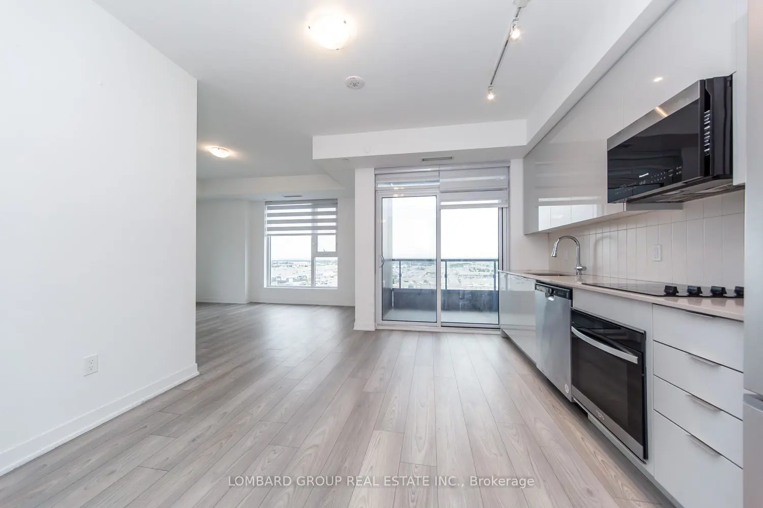 10 Abeja Street 1120 photo 4