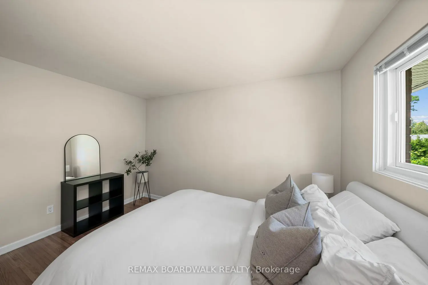 1311 Adirondack Drive photo 5