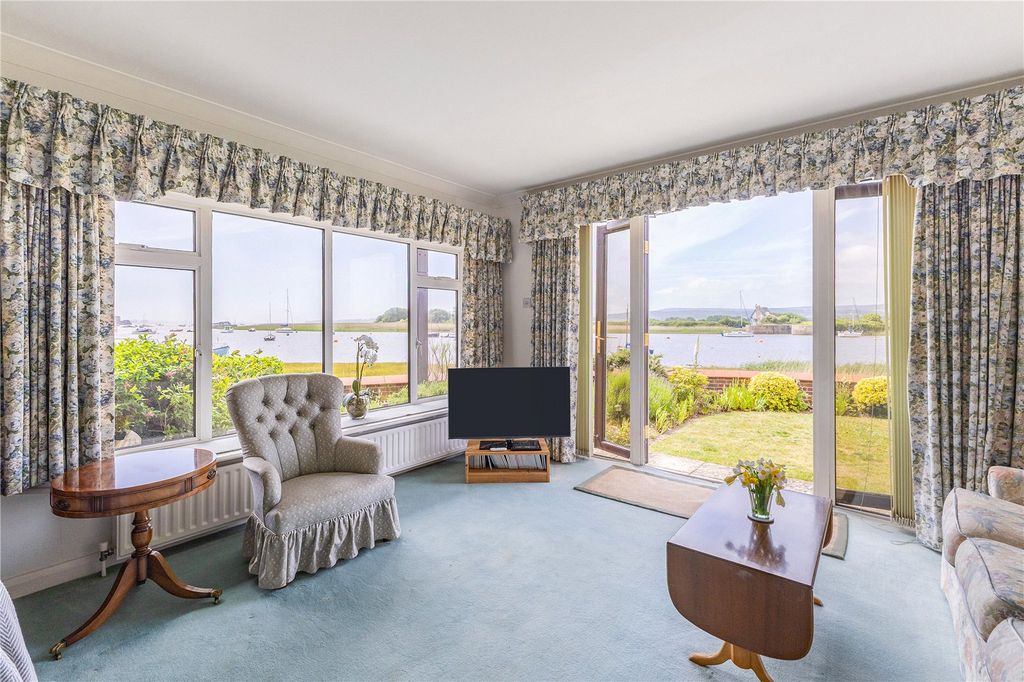2 bed flat for saleHalyards, Topsham, Exeter, Devon EX3 photo 5