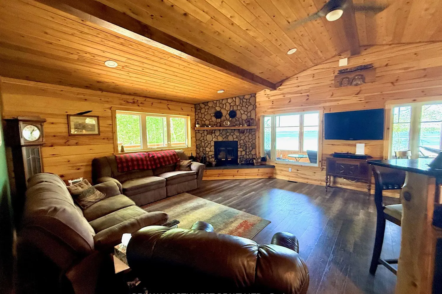 46 Aztec Drive photo 3
