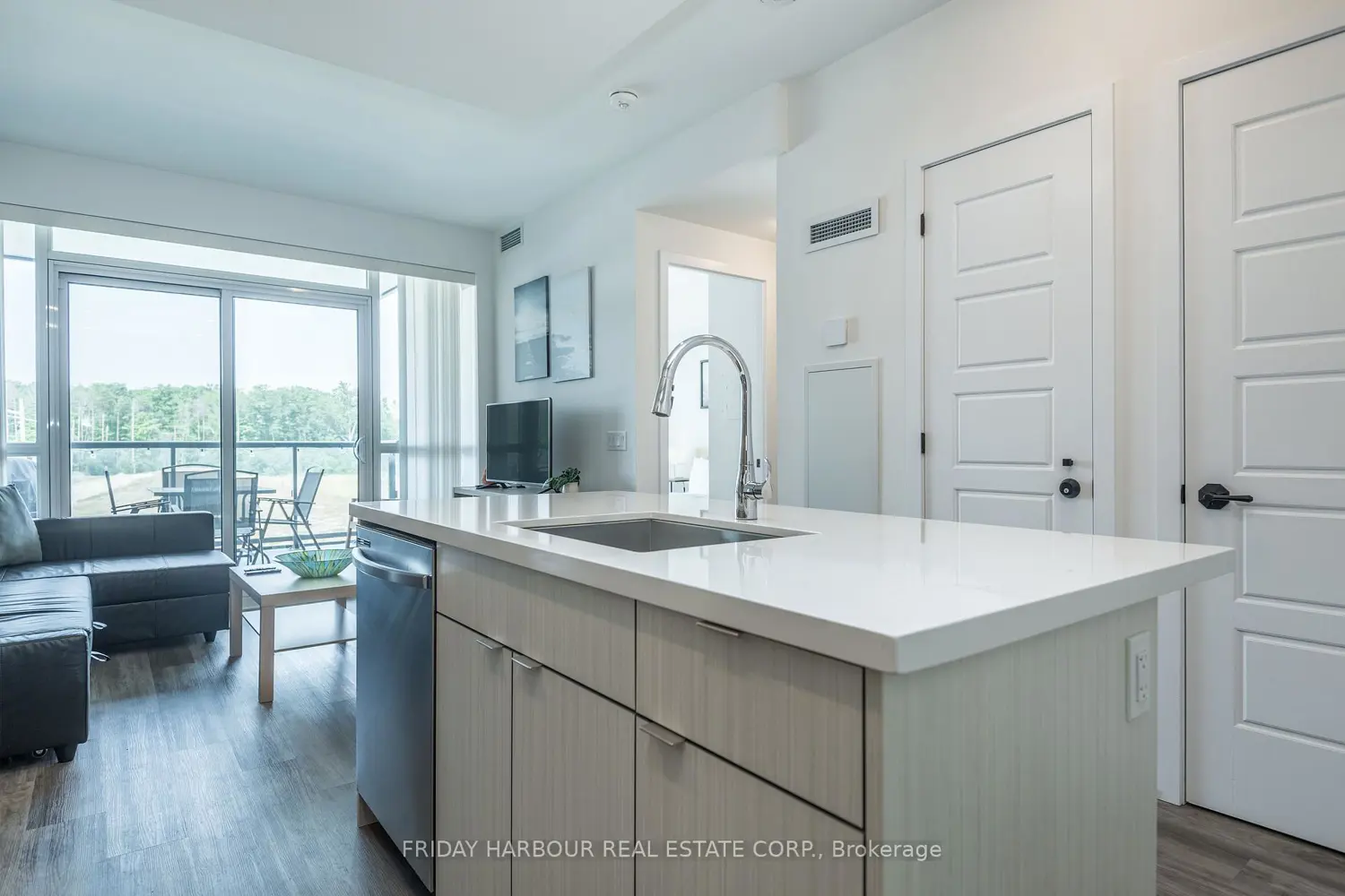 415 Sea Ray Avenue 306 photo 4