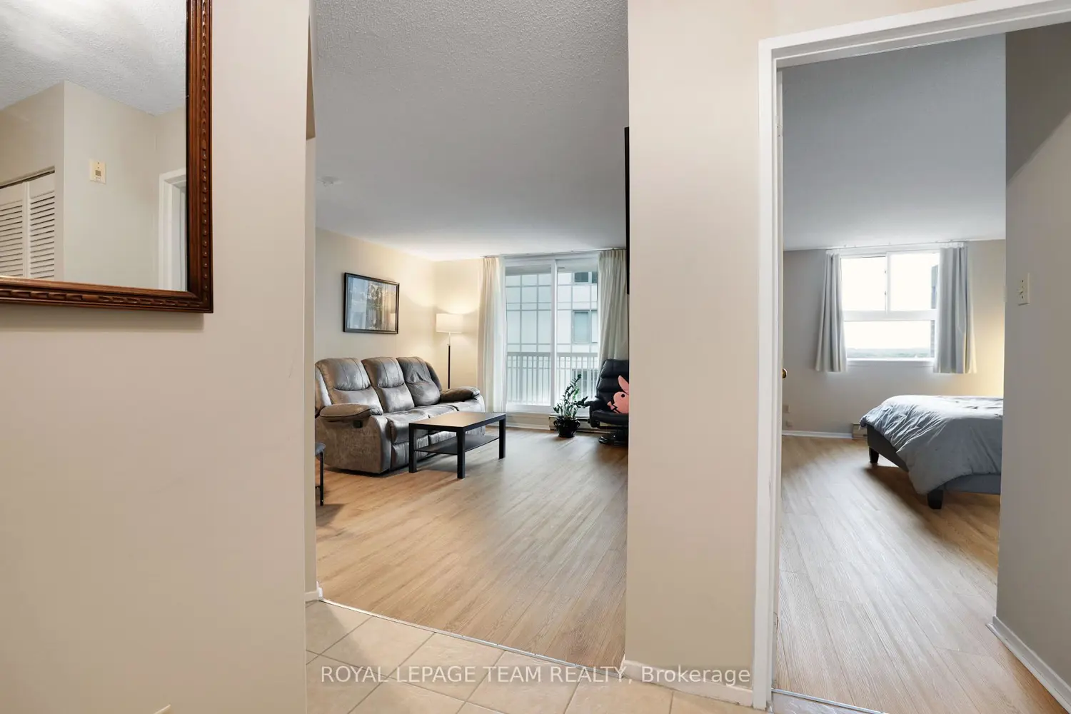 110 Forward Avenue 904 photo 5