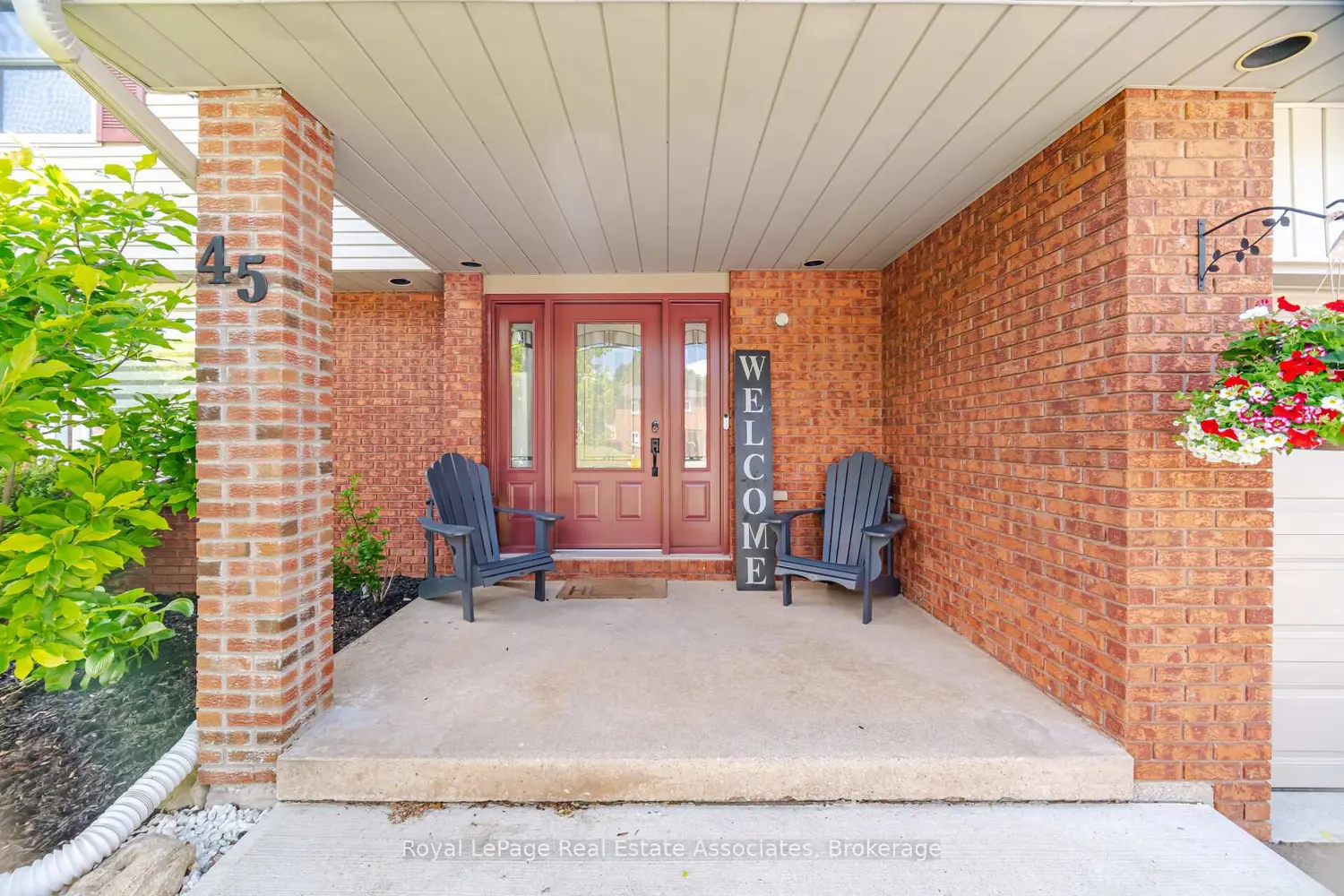 45 Cleaveholm Drive photo 3