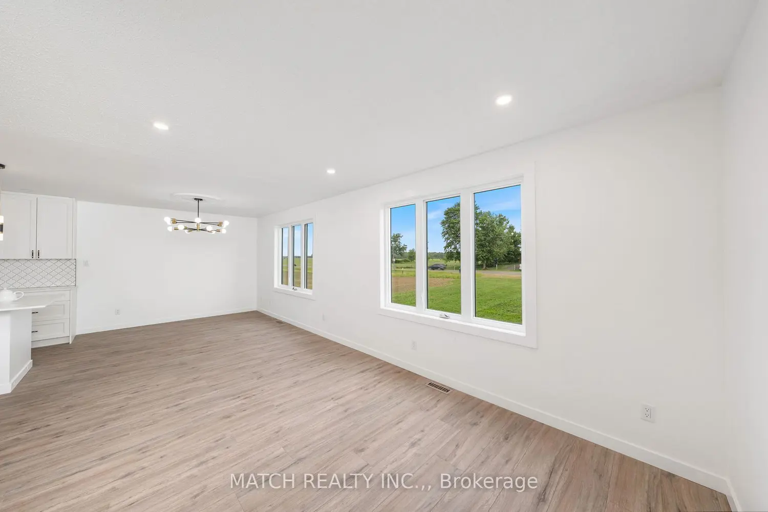 5583 Carriage Road photo 5