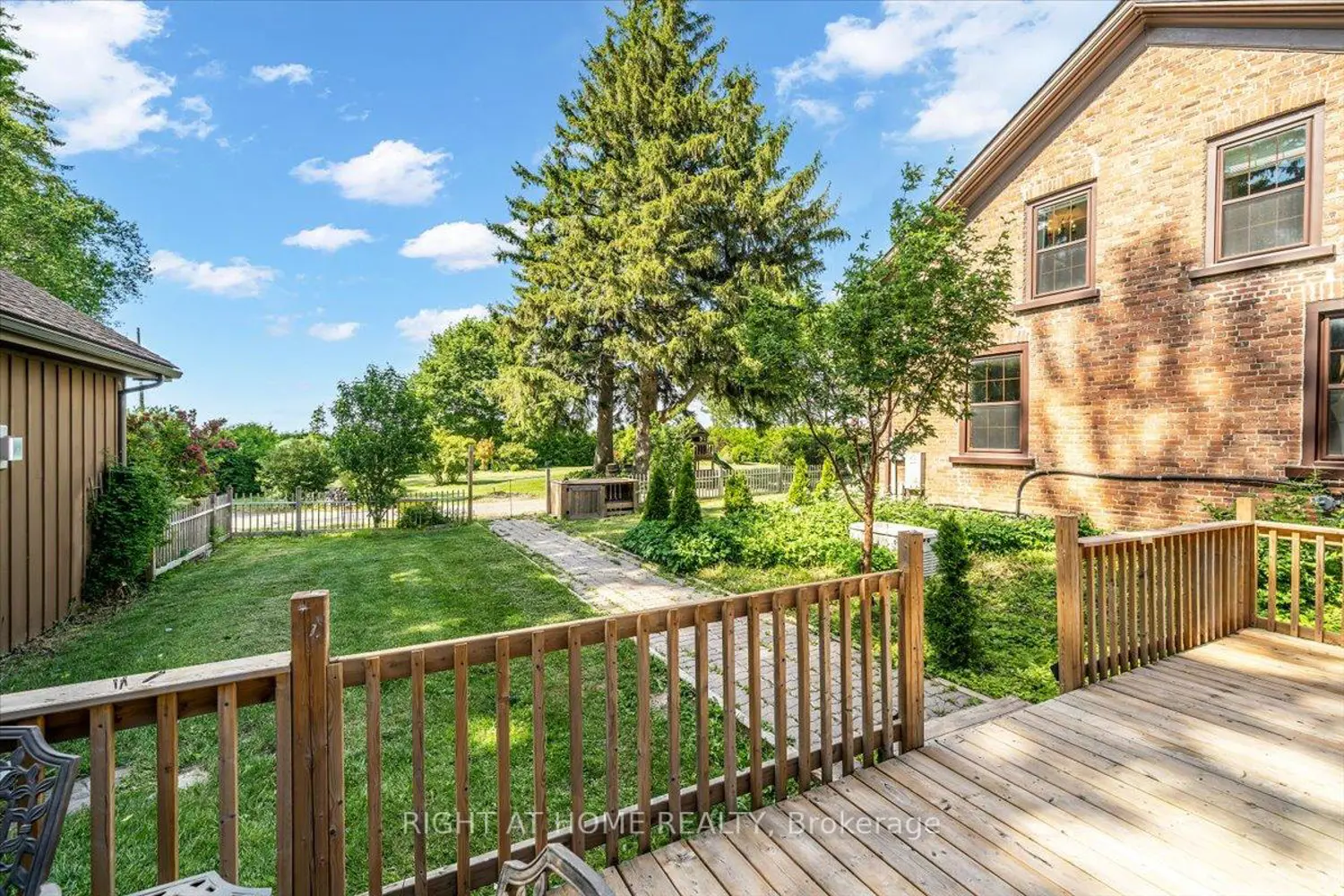 1320 King Street photo 4
