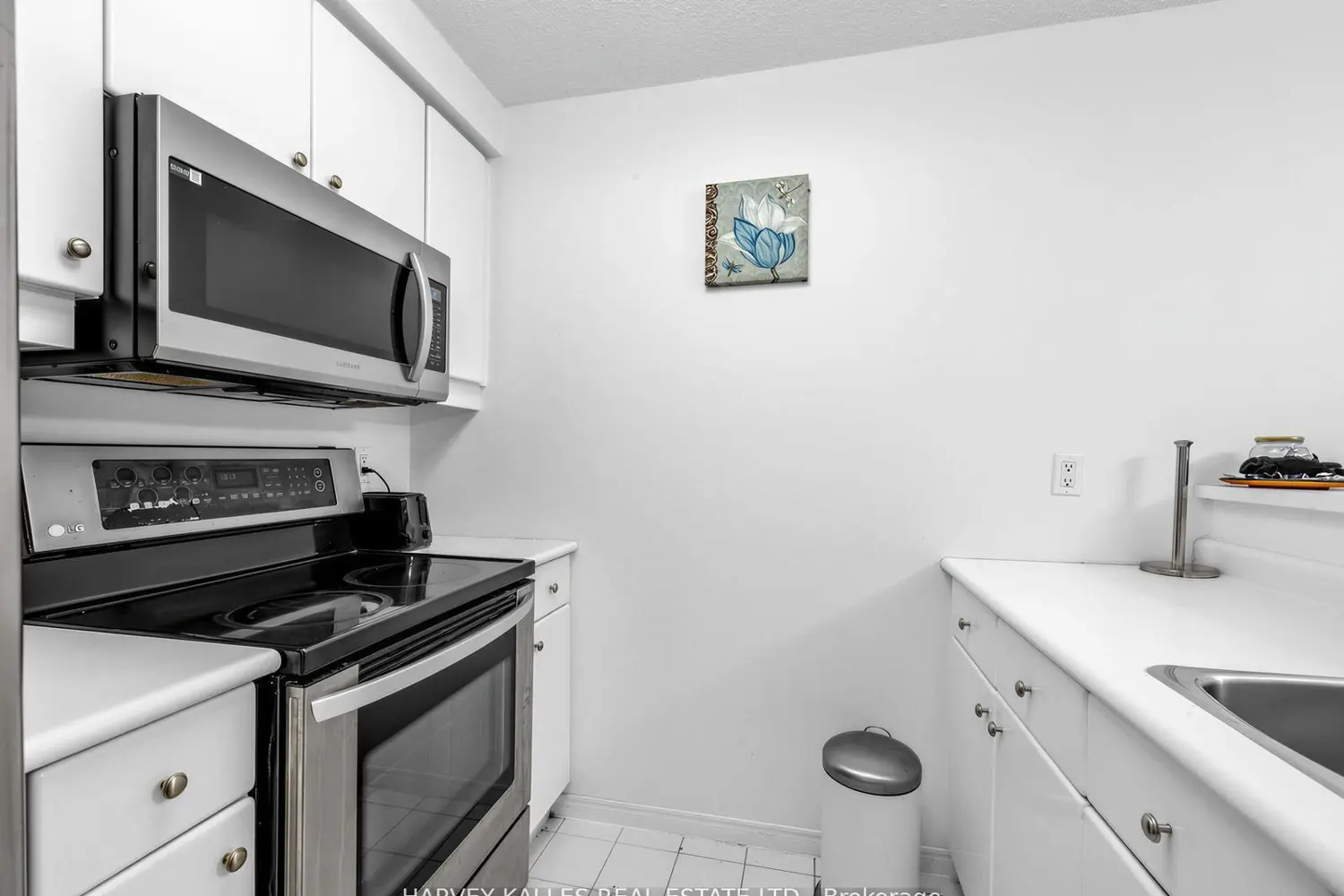 10 Yonge Street 705 photo 5