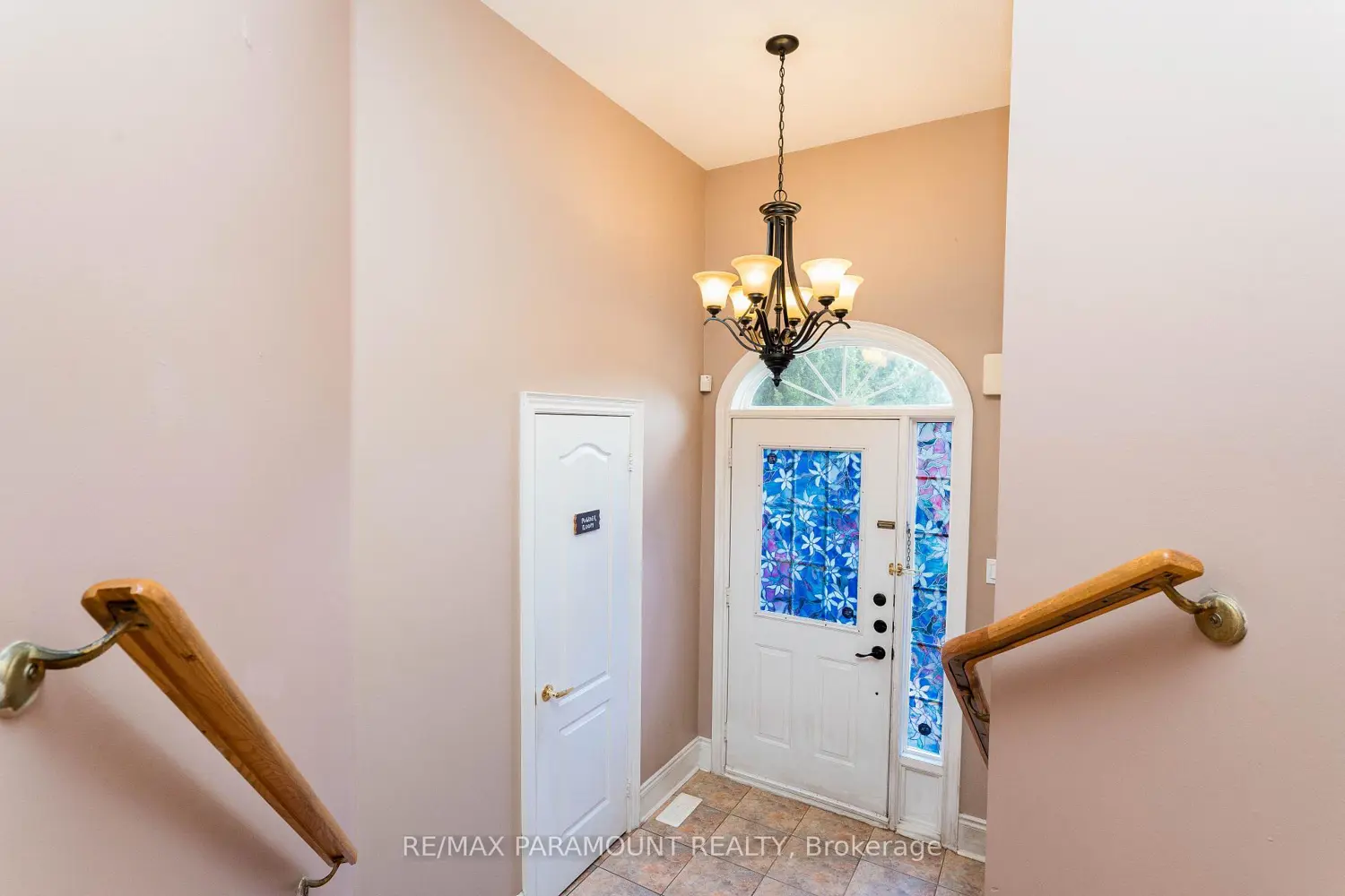 19 River Rock Crescent photo 2