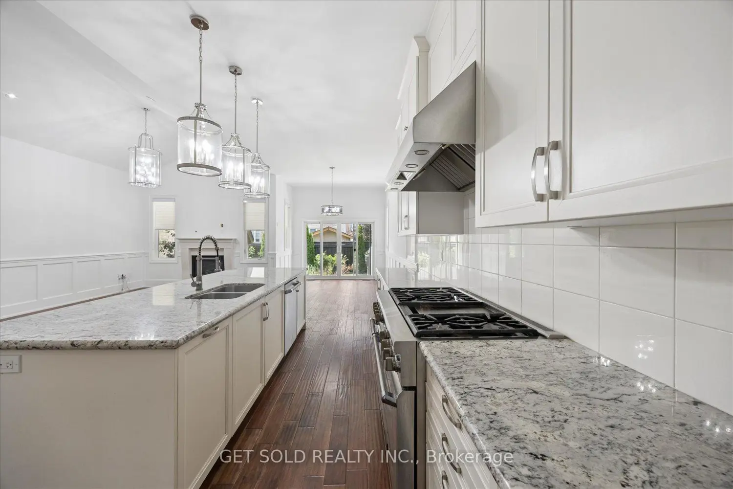 392 Woodgate Pines Drive photo 3