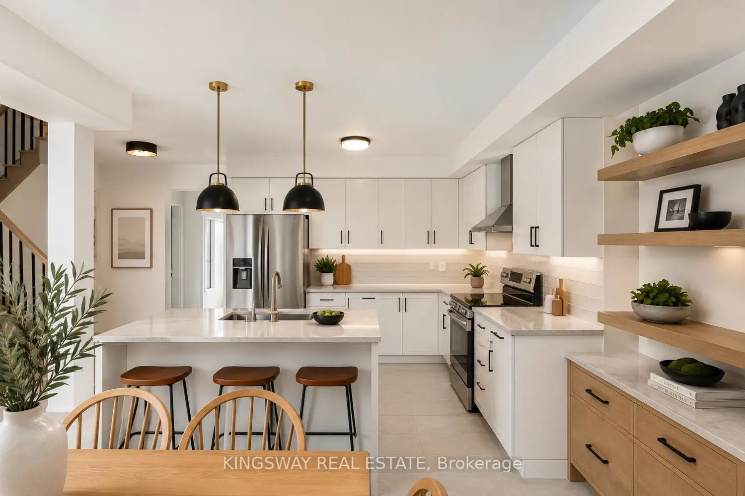 148 Union Boulevard photo 3