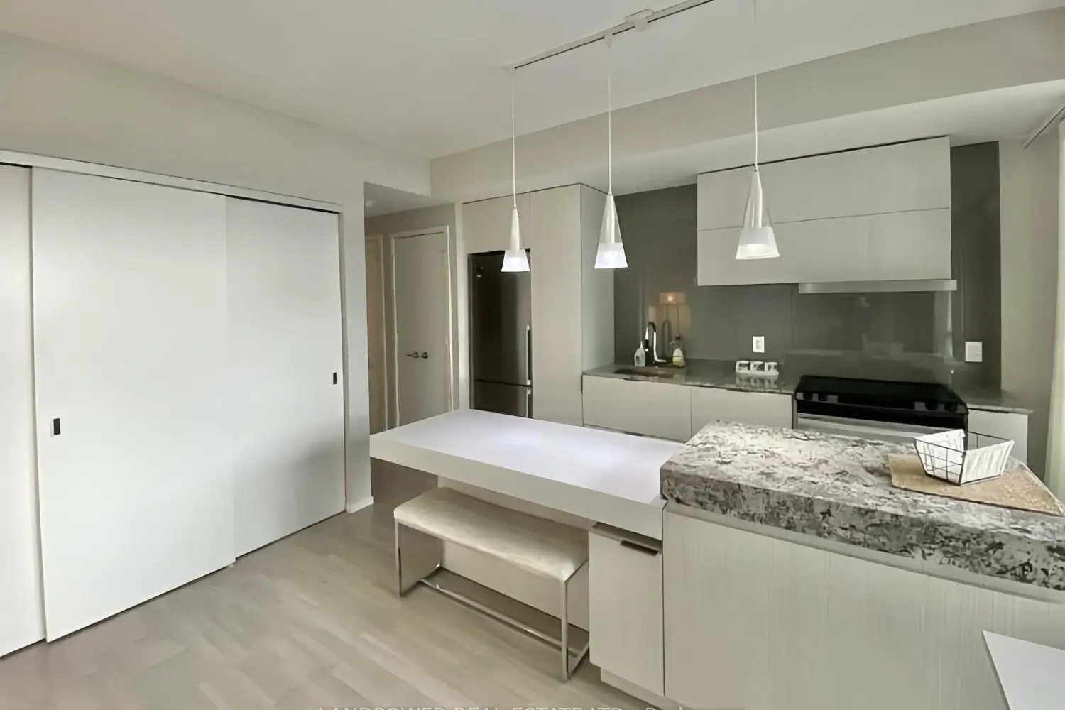 101 Charles Street 1607 photo 2