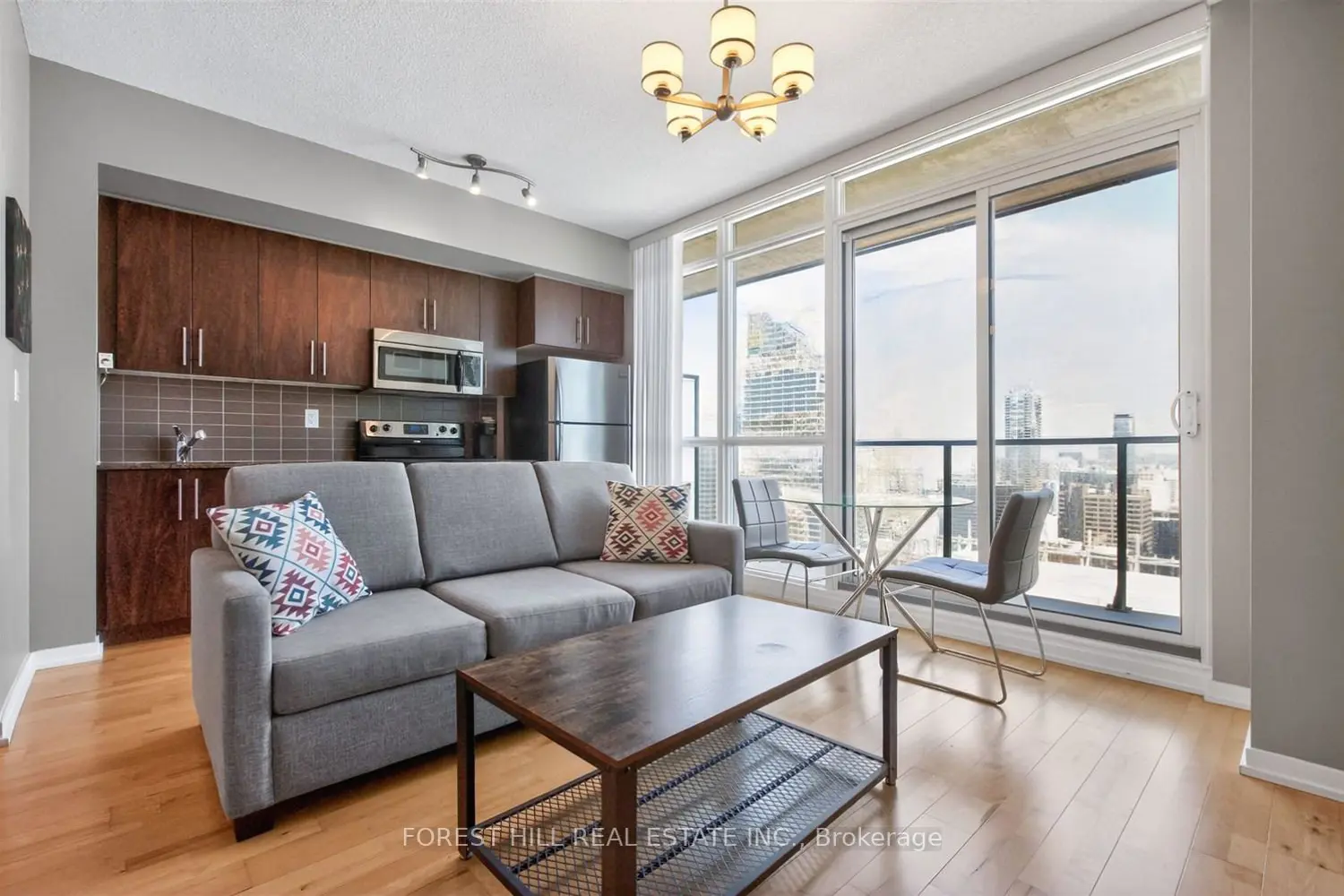 65 Bremner Boulevard 4607 photo 4