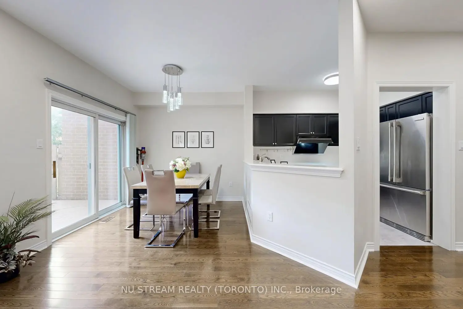 60 Nottingham Drive photo 4