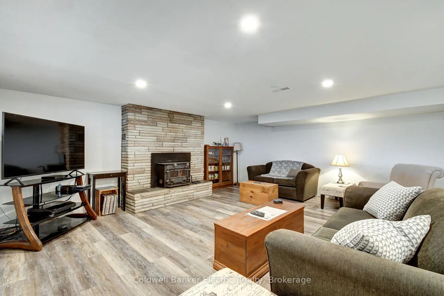 1647 Stenner Road photo 4