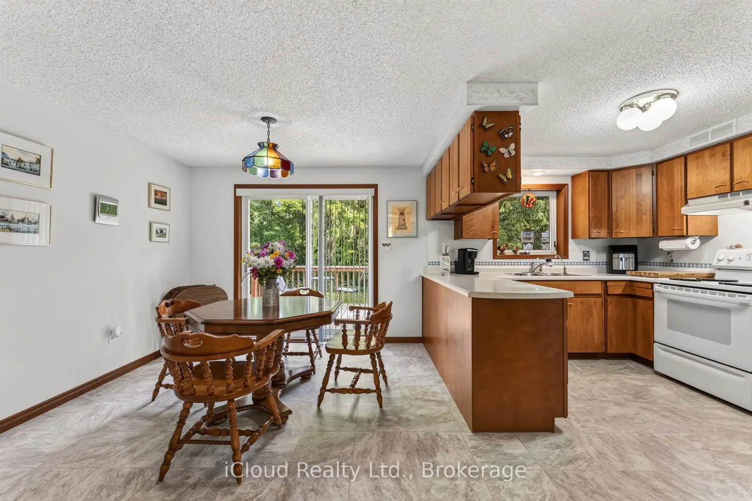 20 Mactavesh Crescent photo 2