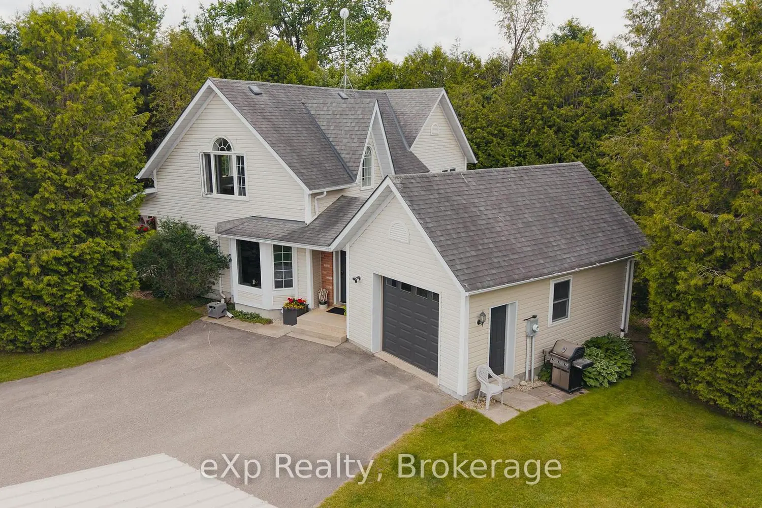 226421 Southgate 22 Road photo 2