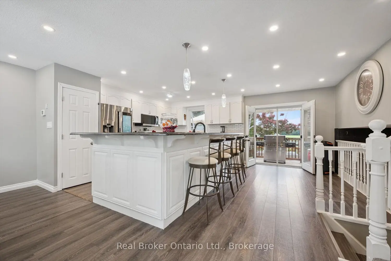 170 Elmslie Place photo 3